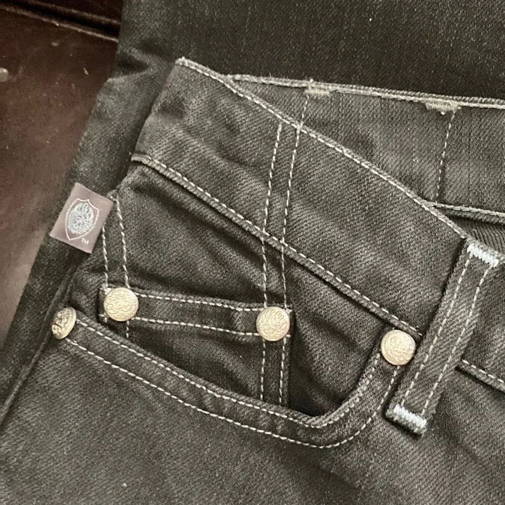 Rock & Republic Low Rise Denim - Picture 5 of 10
